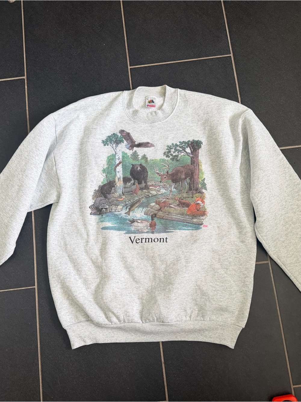 Vintage 1992 Vermont Wildlife Sweatshirt XL Fruit of the Loom USA Bear Deer Fox